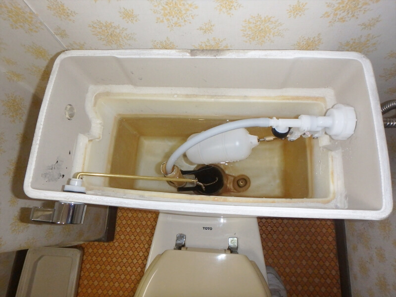 洋式トイレのタンクから少しずつ水が便器に流れている場合の工事エルシアホーム